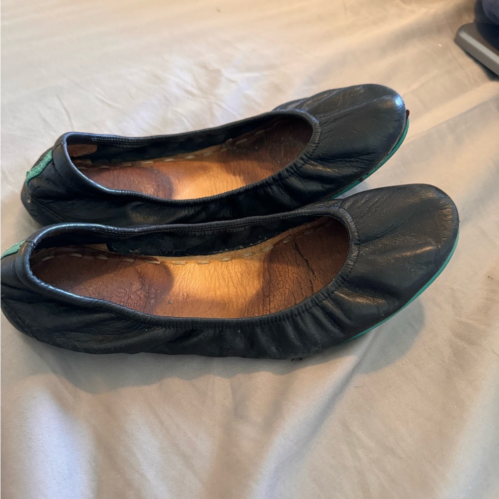 Black tieks ballet flats